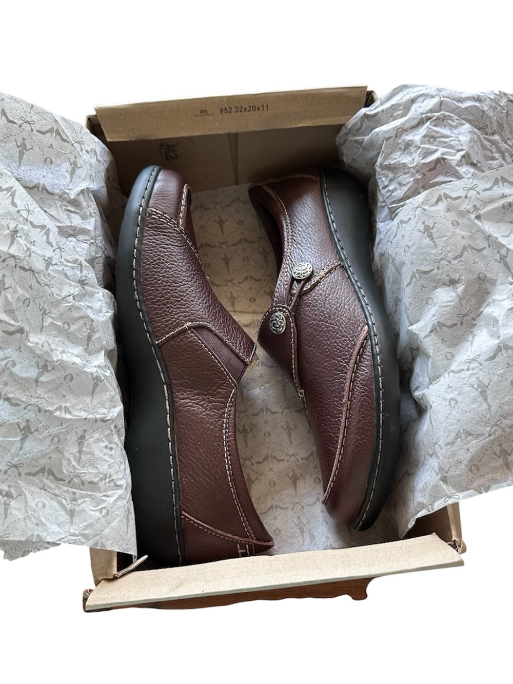 Clarks Ashland Lane Brown Leather Slip-On Loafers 11M new in box